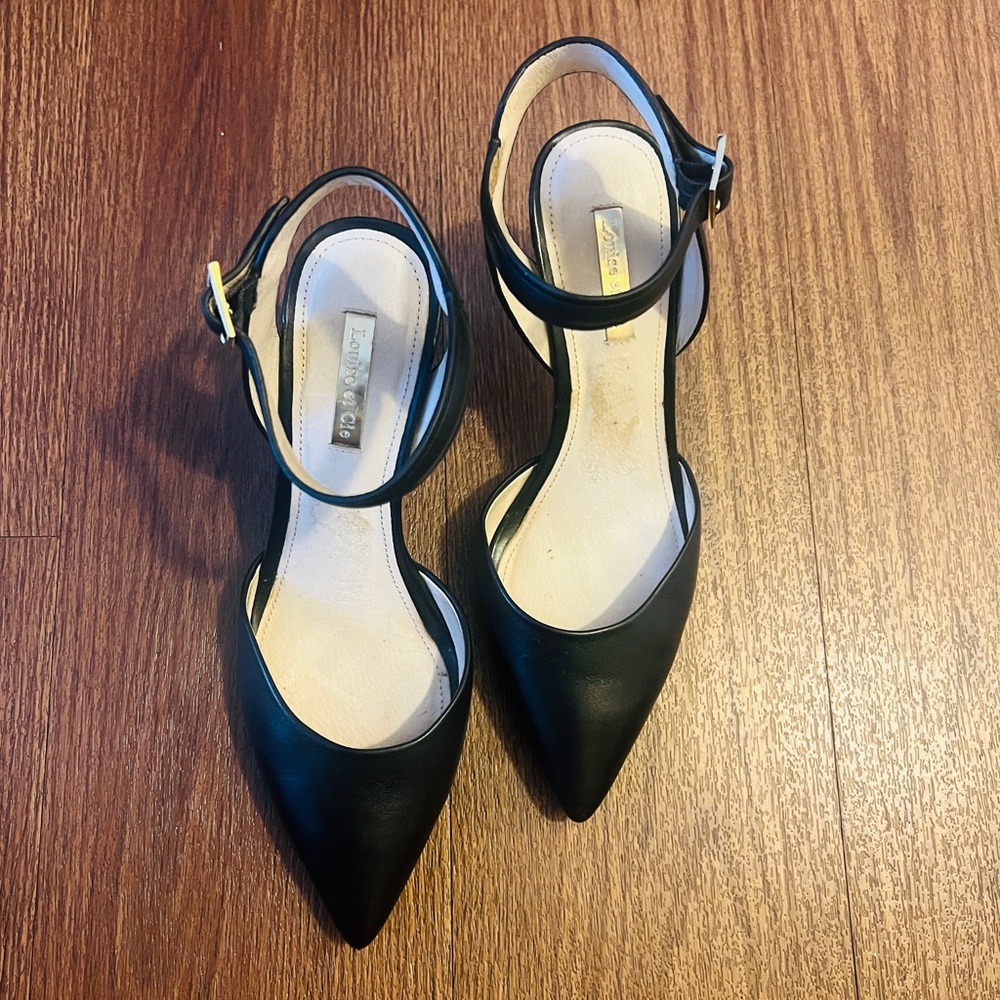 Louise et Cie BLK heels 8M | 38.5 Rich leather
Approx. 2.5" heel